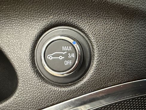 Used 2024 Buick Enclave Premium AWD/4WD image 36