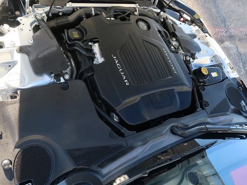 Used 2020 Jaguar F-TYPE R image 45