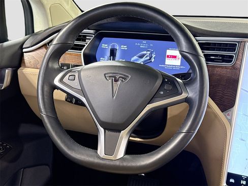 Used 2017 Tesla Model X 90D image 17