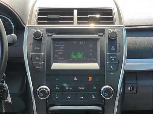 Used 2015 Toyota Camry SE FWD image 8