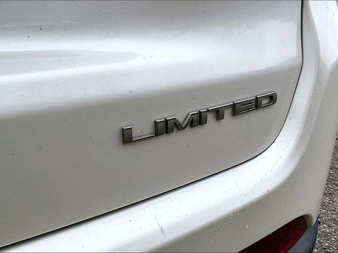Used 2019 Jeep Compass Limited AWD/4WD image 8