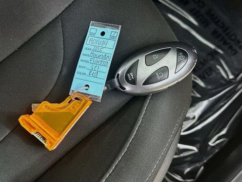 Used 2025 Hyundai Elantra SEL FWD image 34