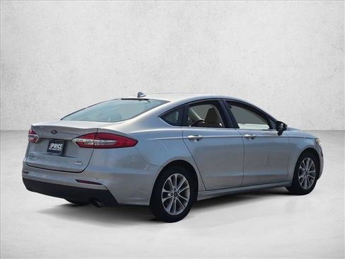 Used 2020 Ford Fusion SE FWD image 5