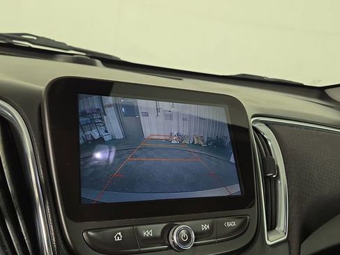 Used 2017 Chevrolet Malibu LT image 18