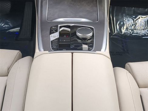 Certified 2023 BMW X7 xDrive40i w/ Premium Package image 20