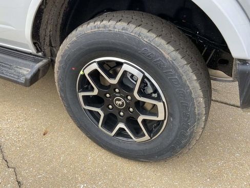 New 2026 Ford Bronco Outer Banks image 7