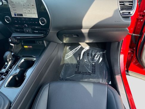 Used 2025 Lexus NX 250 FWD w/ Towing Package (2000 Lbs) image 18