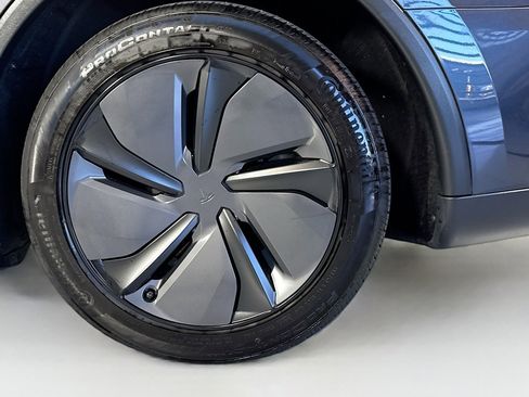 Used 2026 Tesla Model Y 2WD image 29