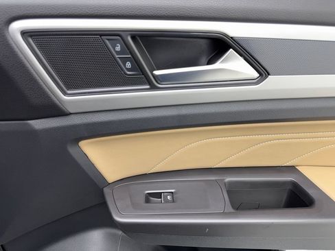 Used 2023 Volkswagen Atlas Cross Sport SE w/ Panoramic Sunroof Package FWD image 49