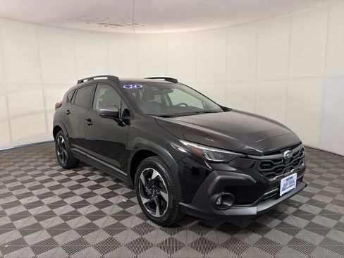 Used 2024 Subaru Crosstrek 2.5i Limited w/ Crosstrek Mirror Package image 3