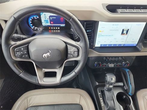 Used 2022 Ford Bronco Wildtrak image 11