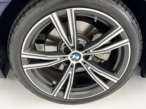 Used 2024 BMW 330i Sedan w/ Premium Package RWD image 29