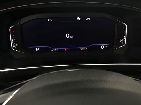 Used 2019 Volkswagen Tiguan SEL w/ 3rd Row Seat Package AWD/4WD image 3