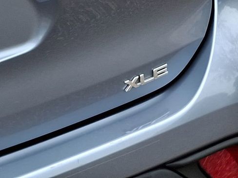 Used 2023 Toyota Highlander XLE image 40