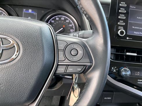 Used 2024 Toyota Camry SE image 24