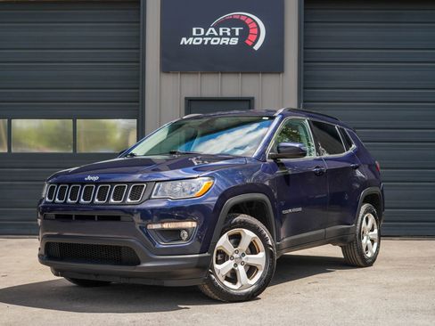 Used 2018 Jeep Compass Latitude AWD/4WD image 3