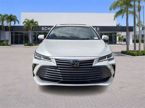 Used 2019 Toyota Avalon Limited w/ Advanced Safety Package image 2