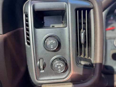 Used 2018 Chevrolet Silverado 1500 LT w/ Texas Edition image 12