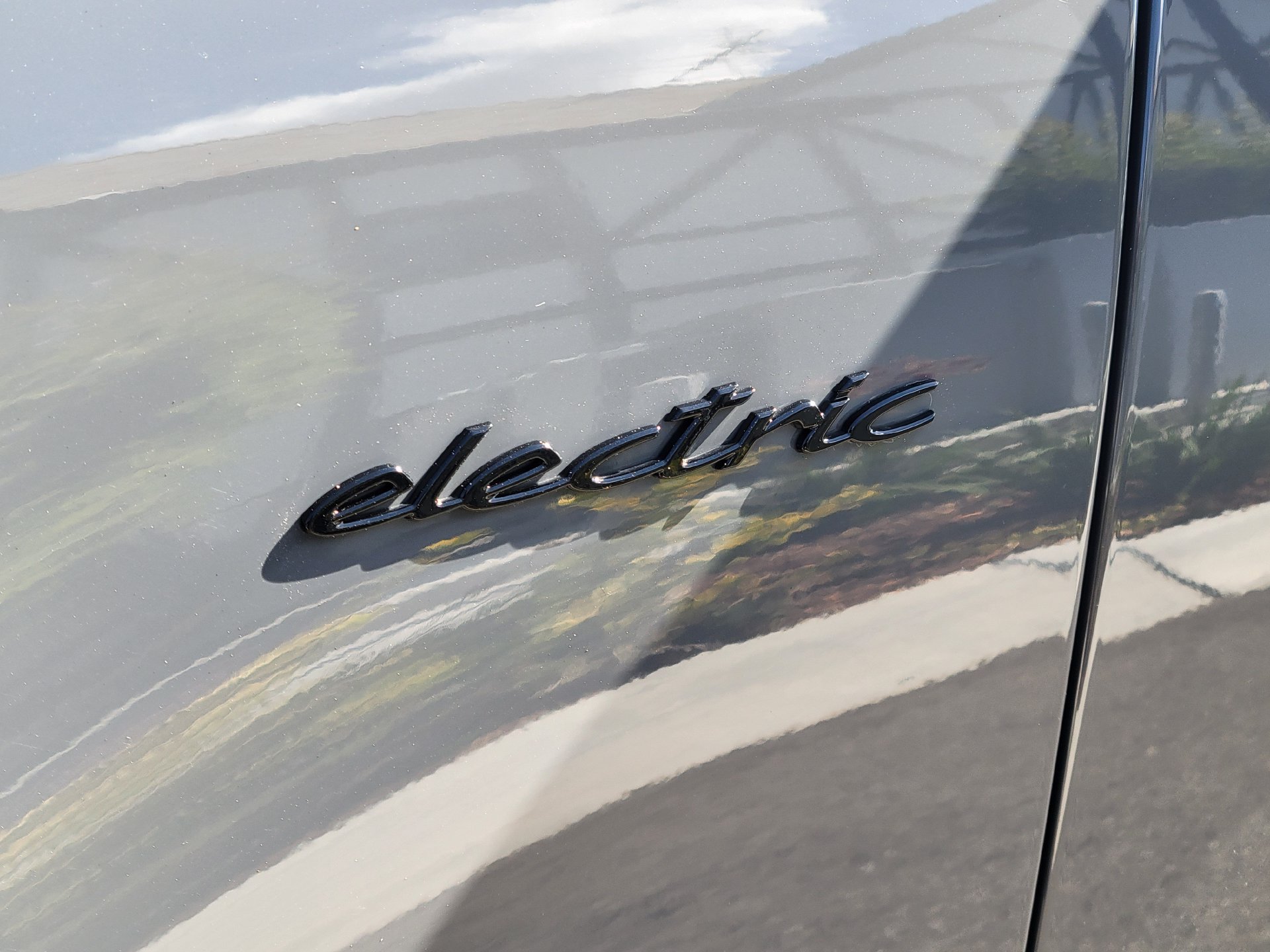 Used 2025 Porsche Macan Turbo Electric AWD/4WD image 35
