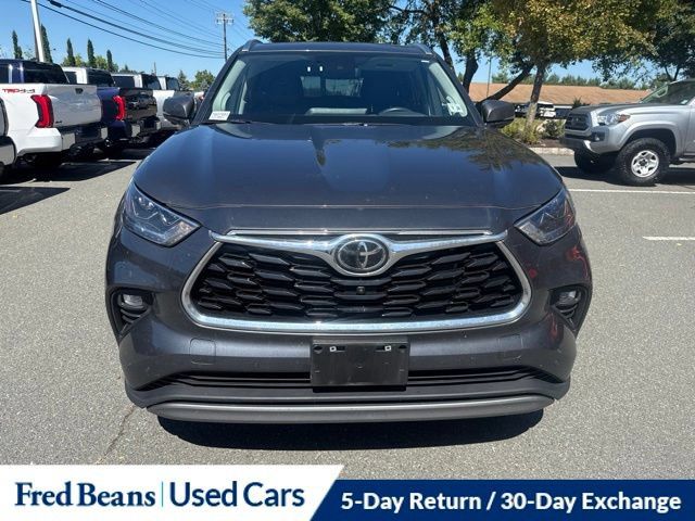 Used 2023 Toyota Highlander Platinum AWD/4WD image 19