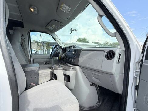 Used 2014 Ford E-150 and Econoline 150 RWD image 15