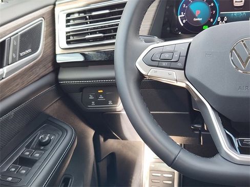 New 2026 Volkswagen Atlas SEL Premium R-Line image 24