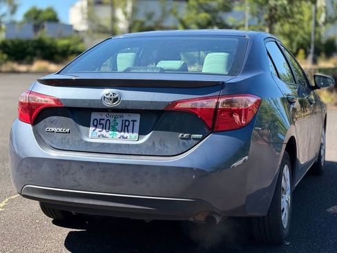 Used 2017 Toyota Corolla LE FWD image 5