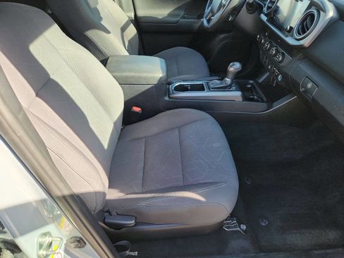 Used 2019 Toyota Tacoma TRD Sport image 24