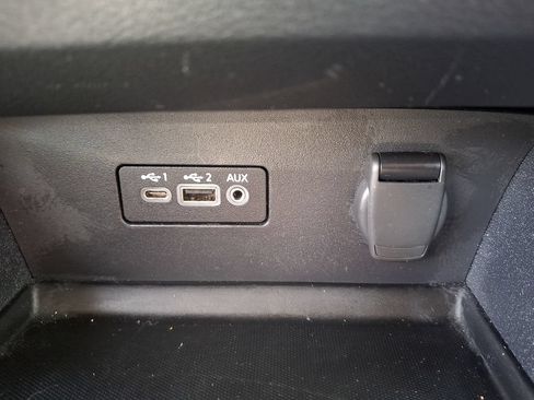 Used 2025 Nissan Altima 2.5 SV FWD image 25
