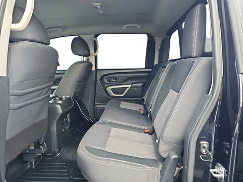 Used 2021 Nissan Titan SV w/ SV Convenience Package AWD/4WD image 11