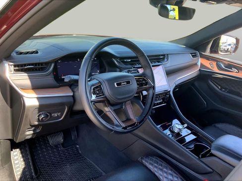 Used 2022 Jeep Grand Cherokee Summit w/ MOPAR Finishing Package AWD/4WD image 16