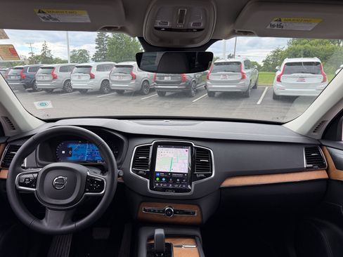 Used 2024 Volvo XC90 T8 Plus w/ Protection Package AWD/4WD image 9