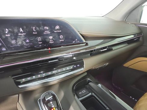 Used 2021 Cadillac Escalade Sport w/ Driver Assist Tech Package AWD/4WD image 28