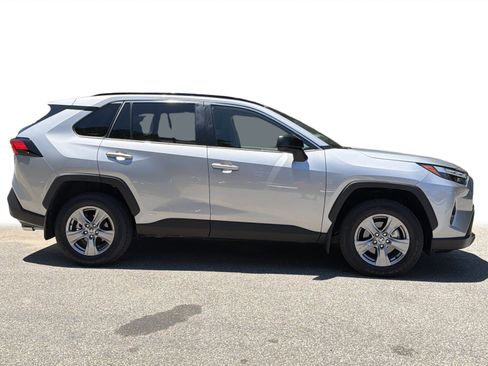Used 2025 Toyota RAV4 LE AWD/4WD image 26