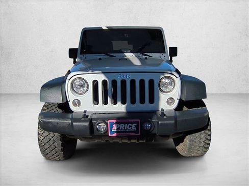 Used 2017 Jeep Wrangler Unlimited Rubicon w/ Connectivity Group image 2