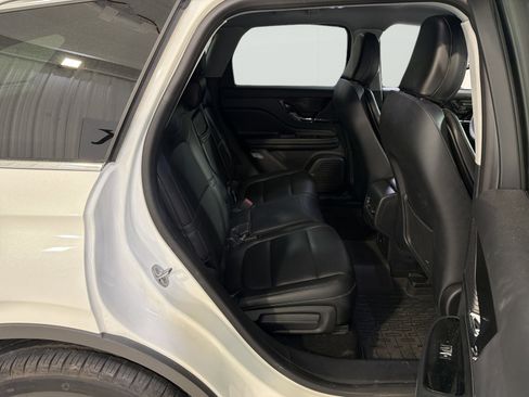 Used 2022 Lincoln Corsair FWD image 11