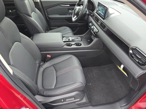 New 2025 Honda Pilot Touring image 33