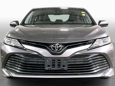 Certified 2018 Toyota Camry LE image 3