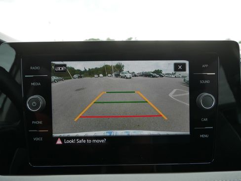 New 2025 Volkswagen Taos SE image 13