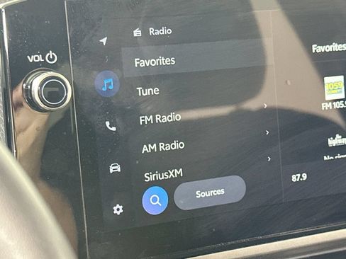 Used 2025 Toyota Camry XLE FWD image 27