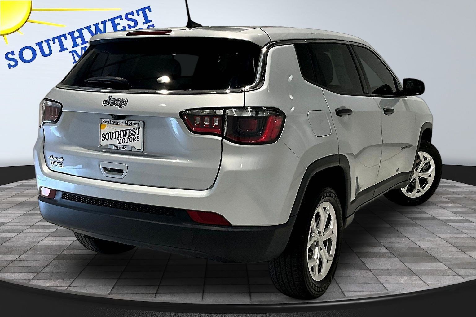 Used 2024 Jeep Compass Sport AWD/4WD image 7