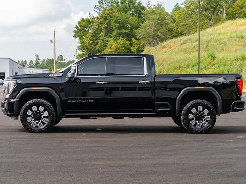 Used 2024 GMC Sierra 2500 Denali w/ Denali Reserve Package AWD/4WD image 4