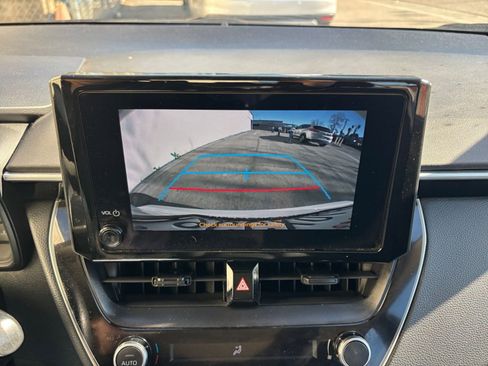 Used 2023 Toyota Corolla LE image 17