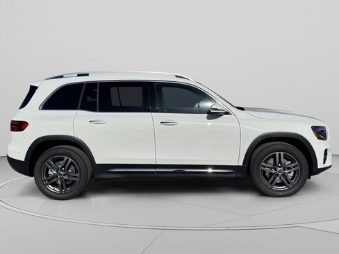 New 2026 Mercedes-Benz GLB 250 4MATIC image 6