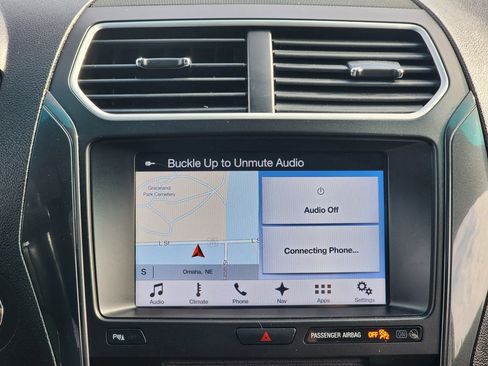 Used 2017 Ford Explorer XLT w/ Equipment Group 202A image 12