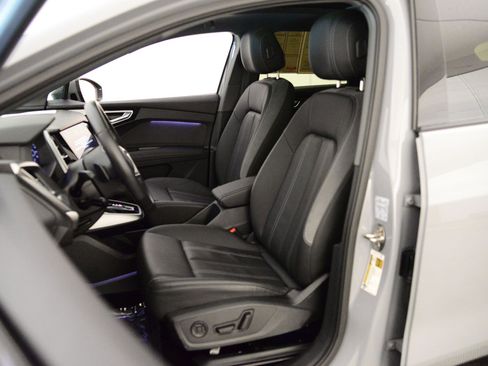 Used 2024 Audi Q4 e-tron Premium Plus image 4