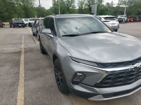 Used 2024 Chevrolet Blazer LT w/ Sound & Technology Package FWD image 4