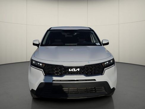 Used 2022 Kia Sorento LX FWD image 2