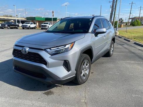Used 2024 Toyota RAV4 XLE AWD/4WD image 3