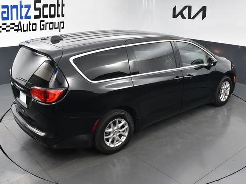 Used 2024 Chrysler Voyager LX image 13
